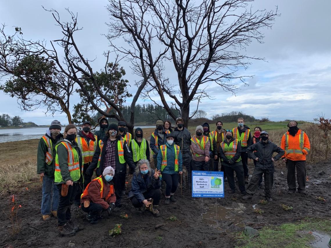 VIU Horticulture and City of Nanaimo Staff at Pipers Lagoon March 2, 2022